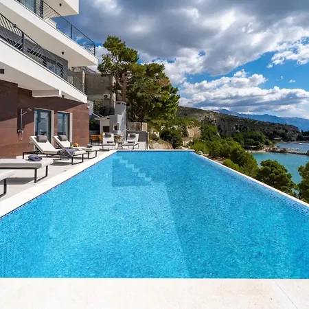 Villa Luxury Euphorica Omis With Pool, Jacuzzi, Sauna, Gym