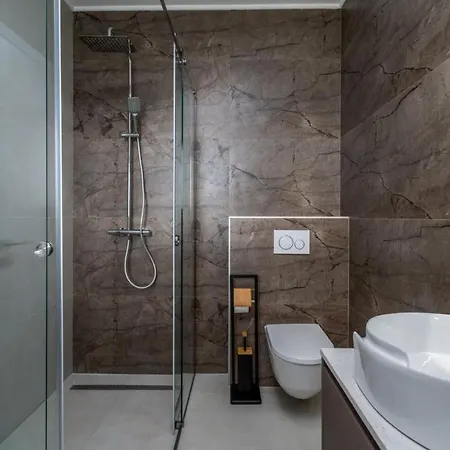 Luxury Euphorica Omis With Pool, Jacuzzi, Sauna, Gym Villa