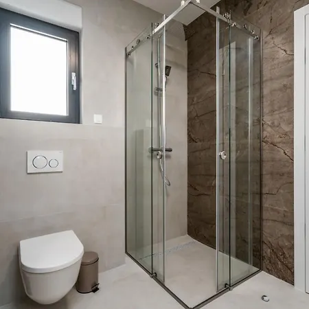 Villa Luxury Euphorica Omis With Pool, Jacuzzi, Sauna, Gym