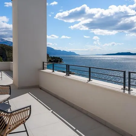 Villa Luxury Euphorica Omis With Pool, Jacuzzi, Sauna, Gym