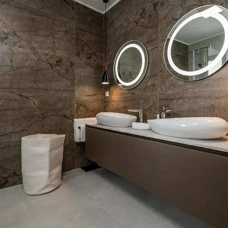 Luxury Euphorica Omis With Pool, Jacuzzi, Sauna, Gym Villa *